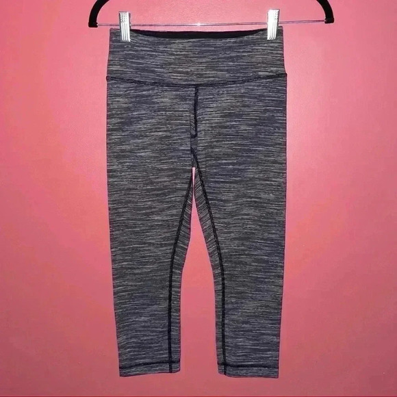 Lululemon Capris Pants - Picture 2 of 8